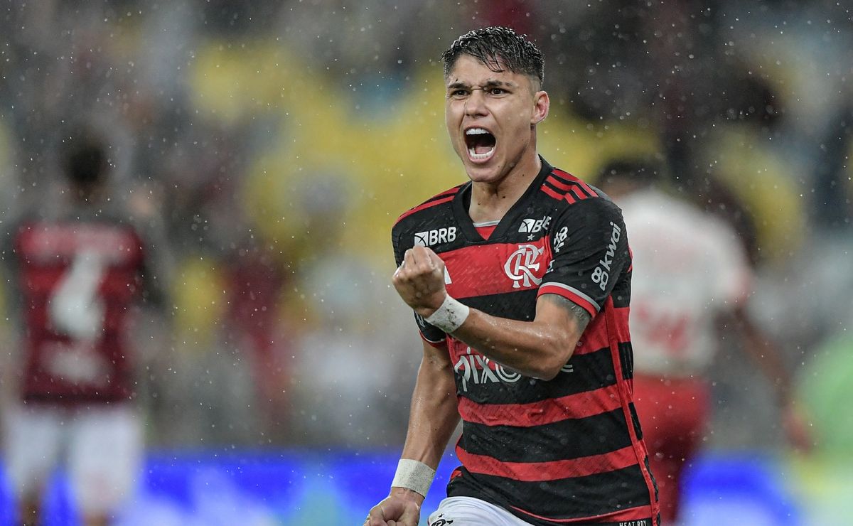 retorno de luiz araújo chega a filipe luís e treinador toma decisão no flamengo