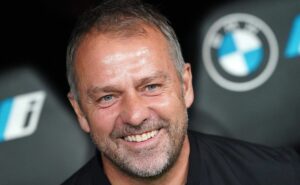 barcelona de hansi flick deseja comprar titular do flamengo de filipe luís