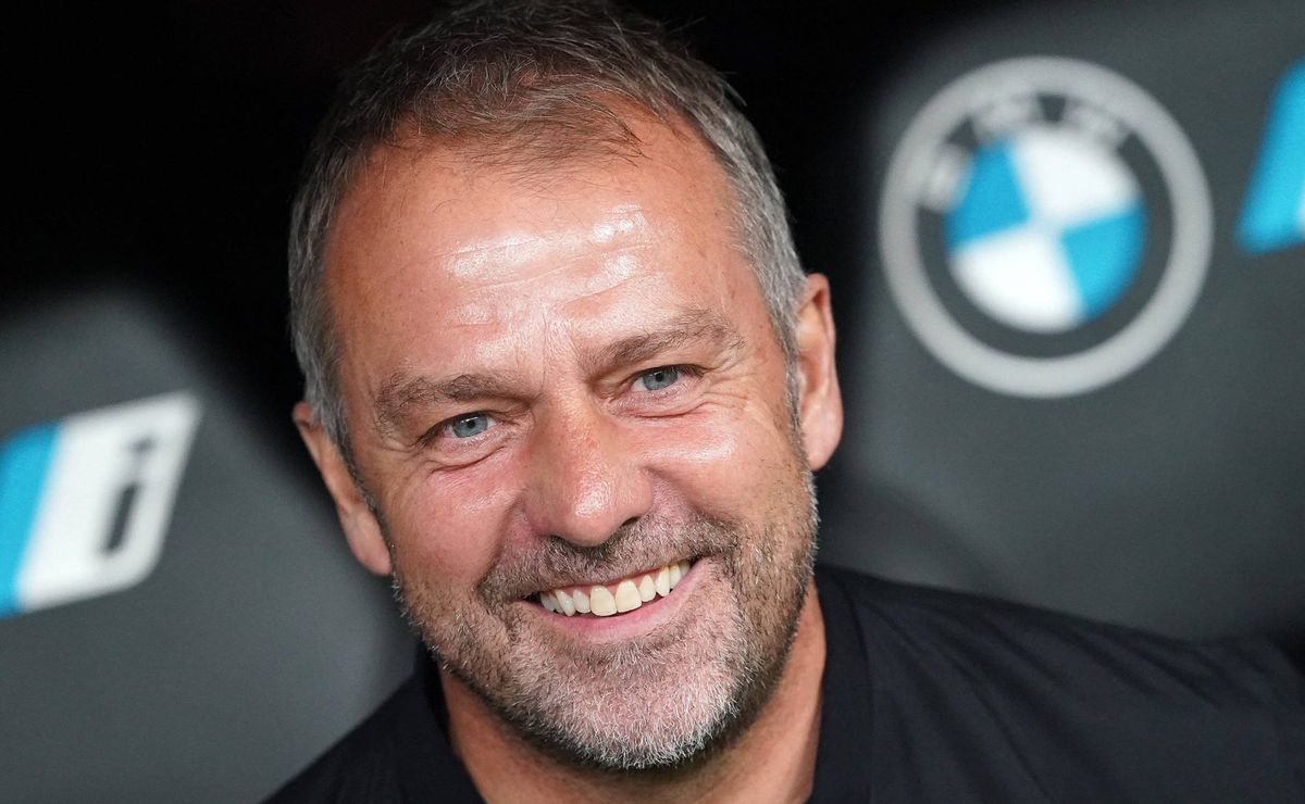 barcelona de hansi flick deseja comprar titular do flamengo de filipe luís