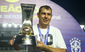 fábio carille exige multa e demissão no santos de marcelo teixeira ganha desfecho