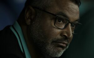 placa de roger machado amanhece coberta de cimento na arena do grêmio