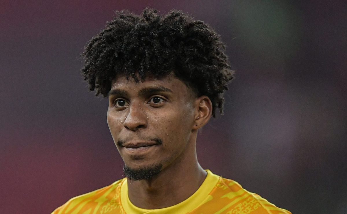 hugo souza toma nova decisão após grupo city decidir contratá lo e corinthians é avisado