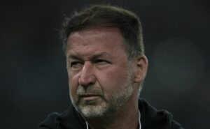 augusto melo se assusta com notícia envolvendo impeachment, e conselho divulga estimativa de votos