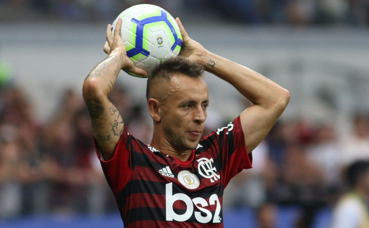 rafinha revela bastidores de acerto com o flamengo: "o ribery disse"