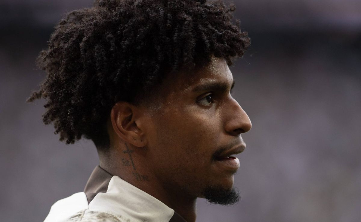 flamengo faz jogo duro e ameaça tirar hugo souza do corinthians; lommel sk, da bélgica, tem interesse