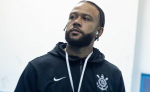 memphis depay vive dilema e tem situação sobre titularidade um dia antes de corinthians x palmeiras