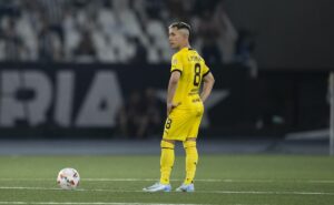 léo fernández contratado pelo grêmio para janeiro ganha força e até envolve troca de jogadores