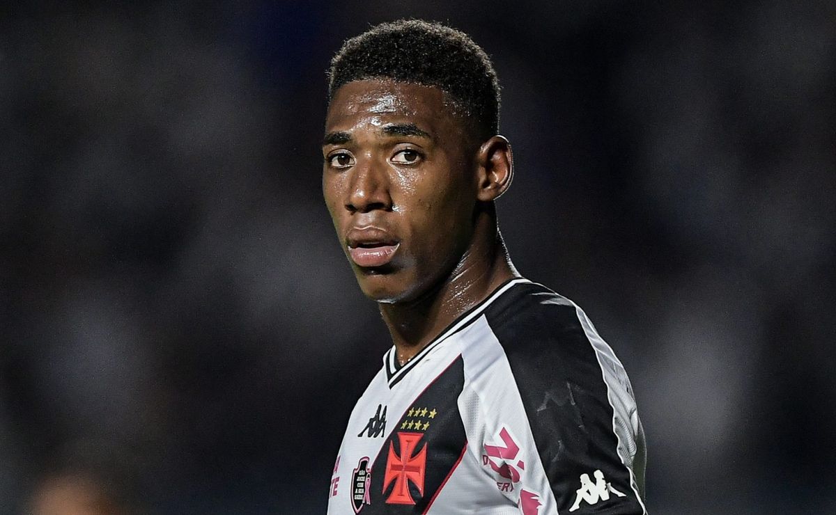 vasco define futuro de léo pelé e zagueiro não fica no clube para 2025