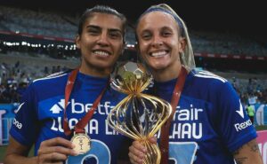 cruzeiro atropela o américa e levanta a taça do mineiro feminino com golaço de marília