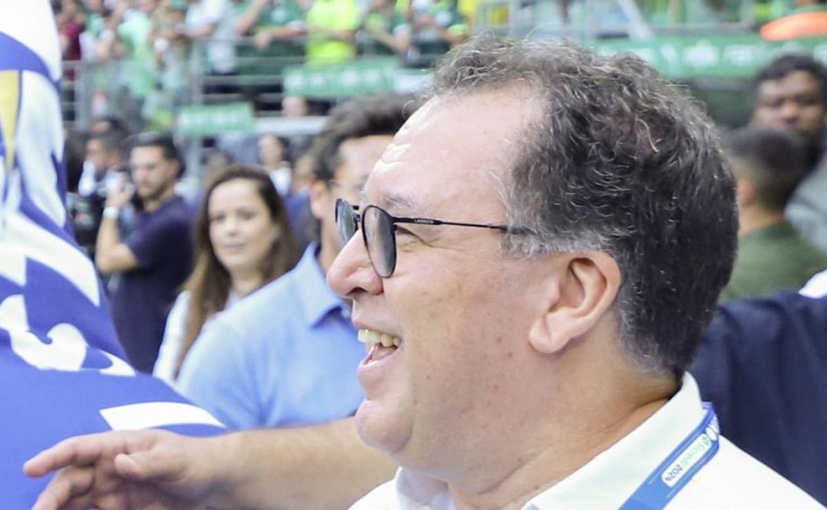 marcelo teixeira fecha acordo com lateral do santos e vai anunciar contrato até 2028