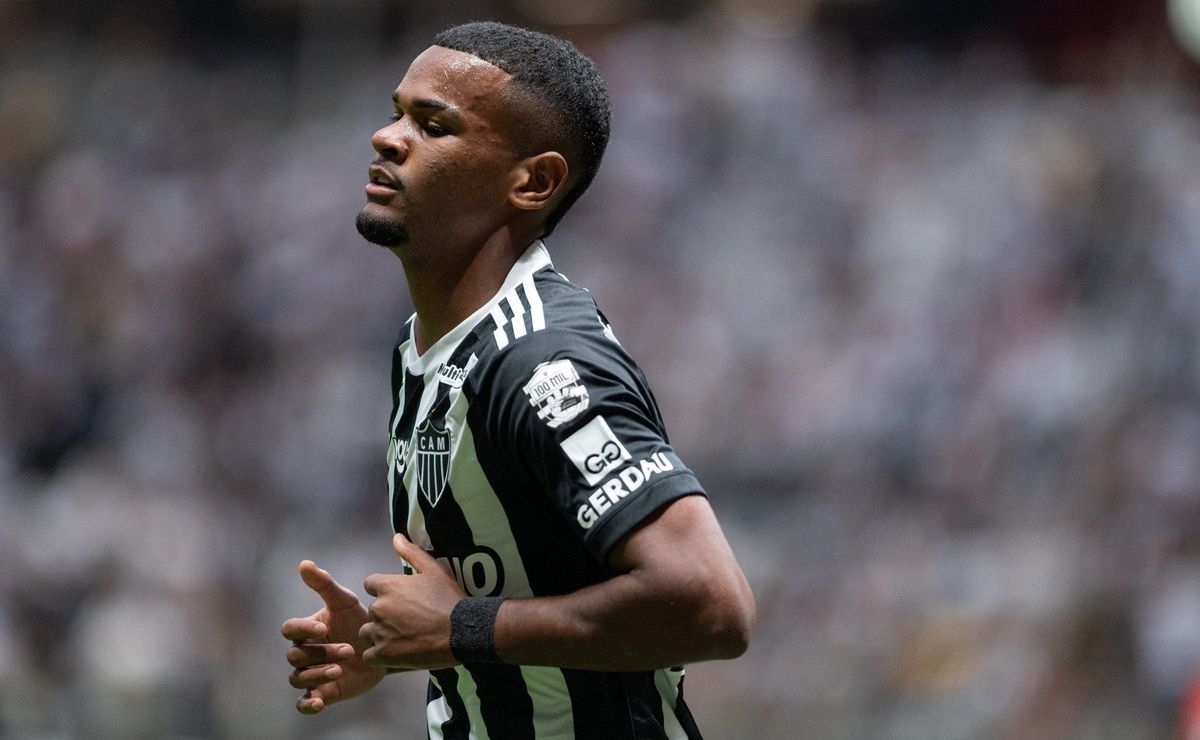 alisson é disputado por sevilla esp e roma ita; atlético prepara negociação de r$ 368 milhões