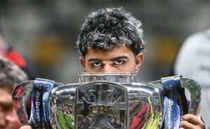 sem gabigol, camisa 9 de peso é escolhido pela torcida do palmeiras e leila é cobrada: "o 9 ideal"
