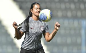 daniela arias manda recado para torcida do corinthians após treino técnico do paulistão feminino