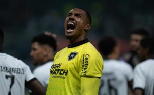 aguerre, do peñarol, abre o jogo sobre discussão com john na libertadores: “me arrependi”