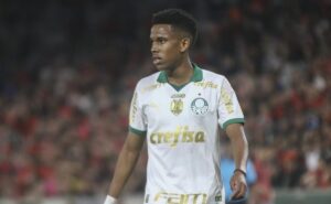 estêvão tem noite apagada em corinthians x palmeiras, e torcida culpa abel ferreira