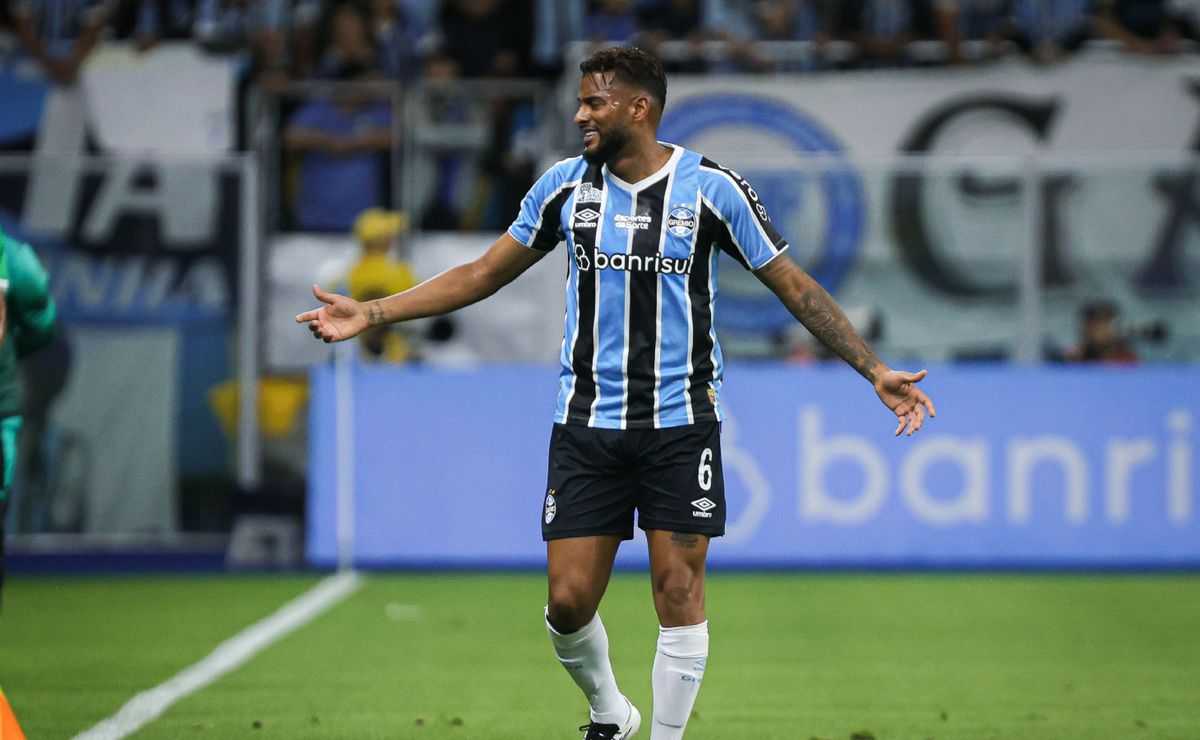 reinaldo desabafa após ser vaiado no grêmio e projeta luta contra o rebaixamento: "tem que executar"