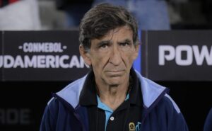 técnico do racing provoca o cruzeiro visando a final da copa sul americana 