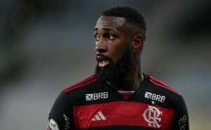 flamengo é notificado pela seleção brasileira e gerson treina normalmente e não preocupa filipe luís