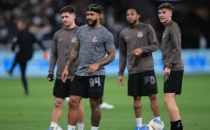memphis depay projeta o próximo corinthians x palmeiras: "É uma batalha crucial"