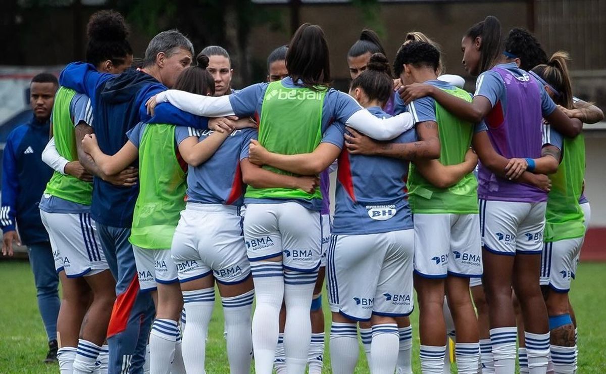 cruzeiro decide o mineiro feminino em casa e espera recorde público na final contra o américa