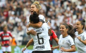 tamires, do corinthians comemora avanço na recuperação após lesão e fiel reage: "a mãe tá voltando"