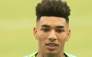 igor jesus será titular da seleção brasileira, mas torcida do botafogo alerta para 'problema' com vinícius júnior