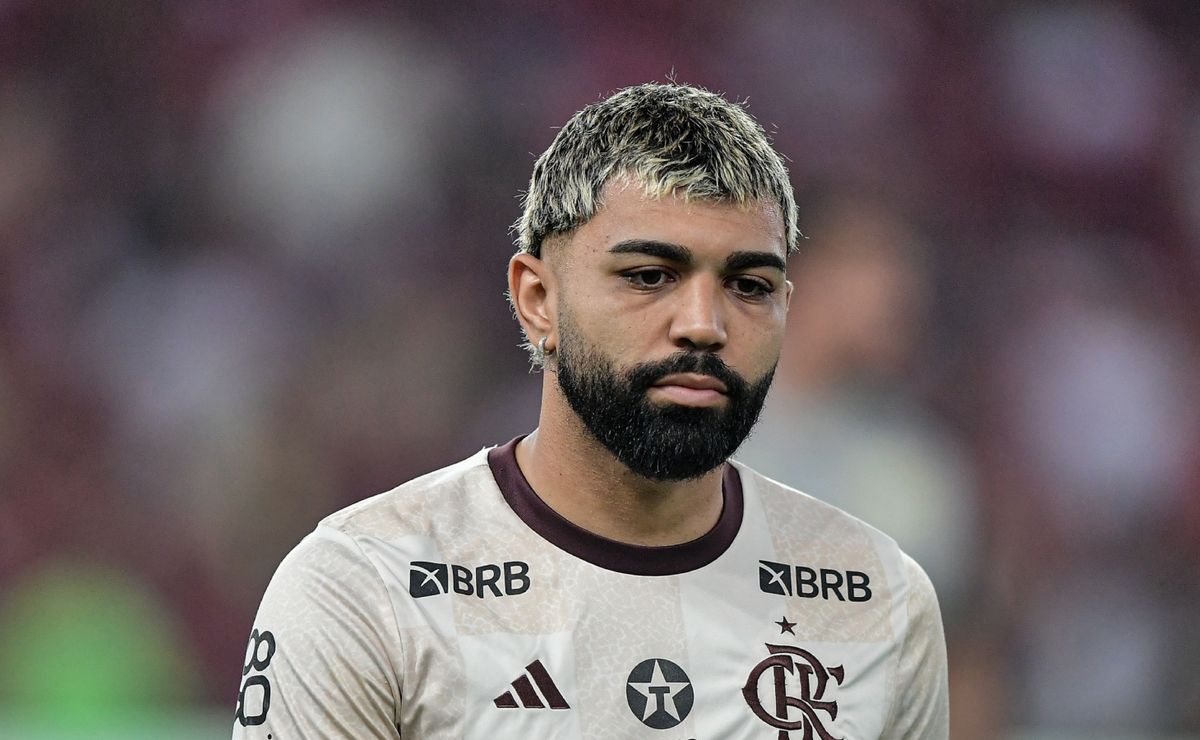 gabigol foi afastado após brigar com filipe luís por substituição: "tá de sacanagem"