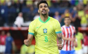 torcedor mirim do flamengo pede retorno de lucas paquetá, que responde: "logo, logo"