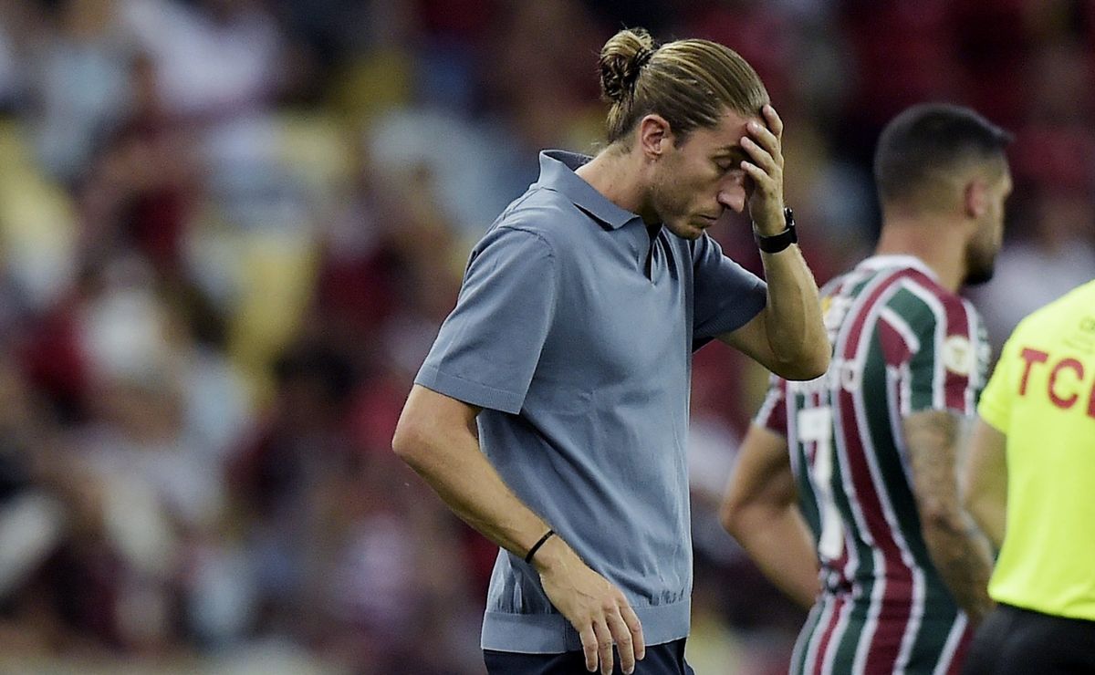 filipe luís é comunicado no flamengo e luiz araújo é desfalque contra o internacional