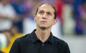 filipe luís segue plano de gabigol e quer recuperar futebol de outro jogador do flamengo