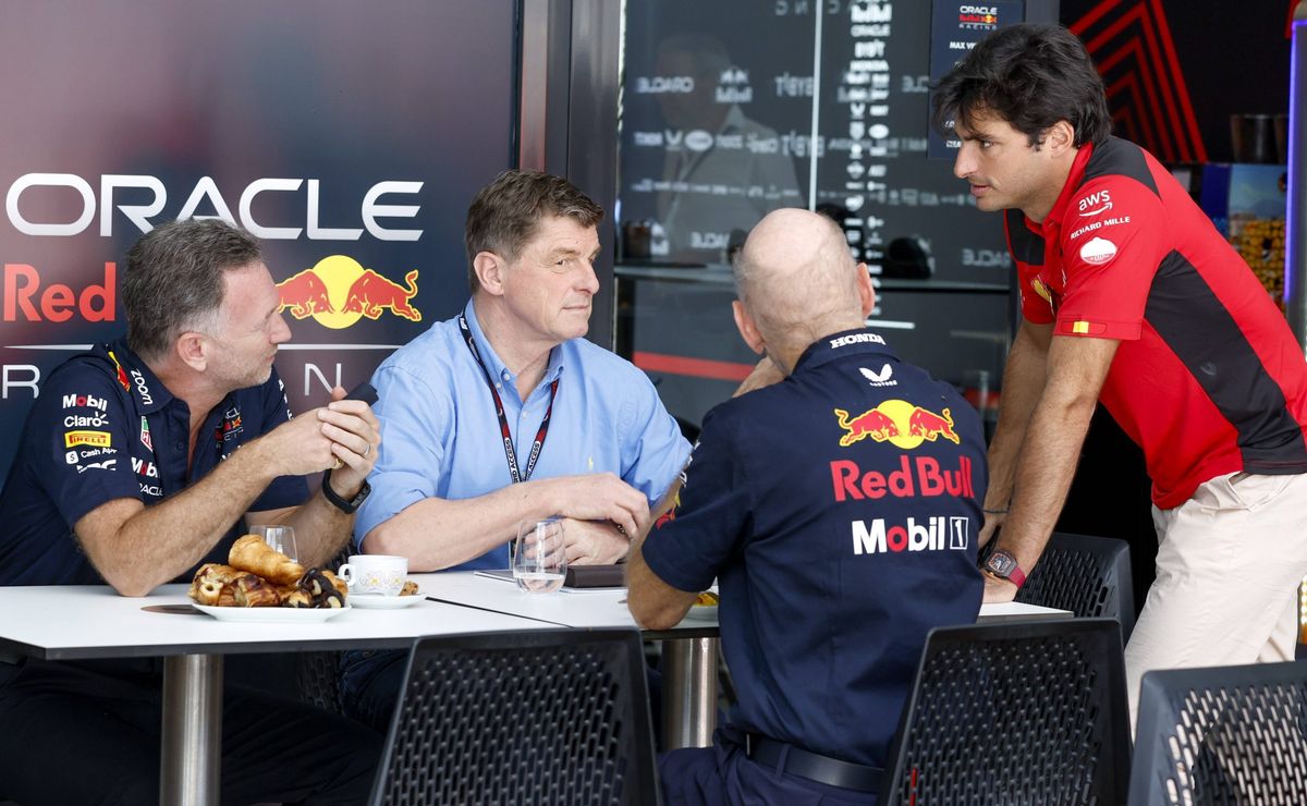 horner desmente boato sobre sainz na red bull para 2025