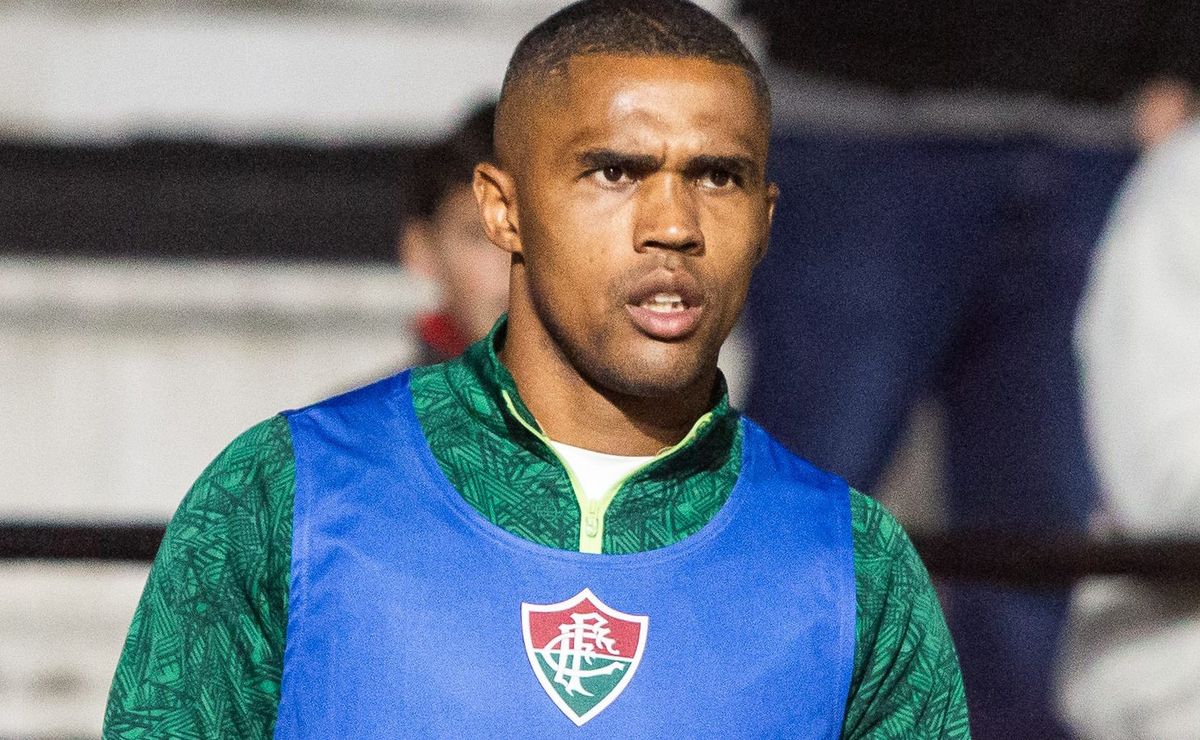 douglas costa desmerece fluminense e fica do lado de marcelo em rescisão: “É relíquia”