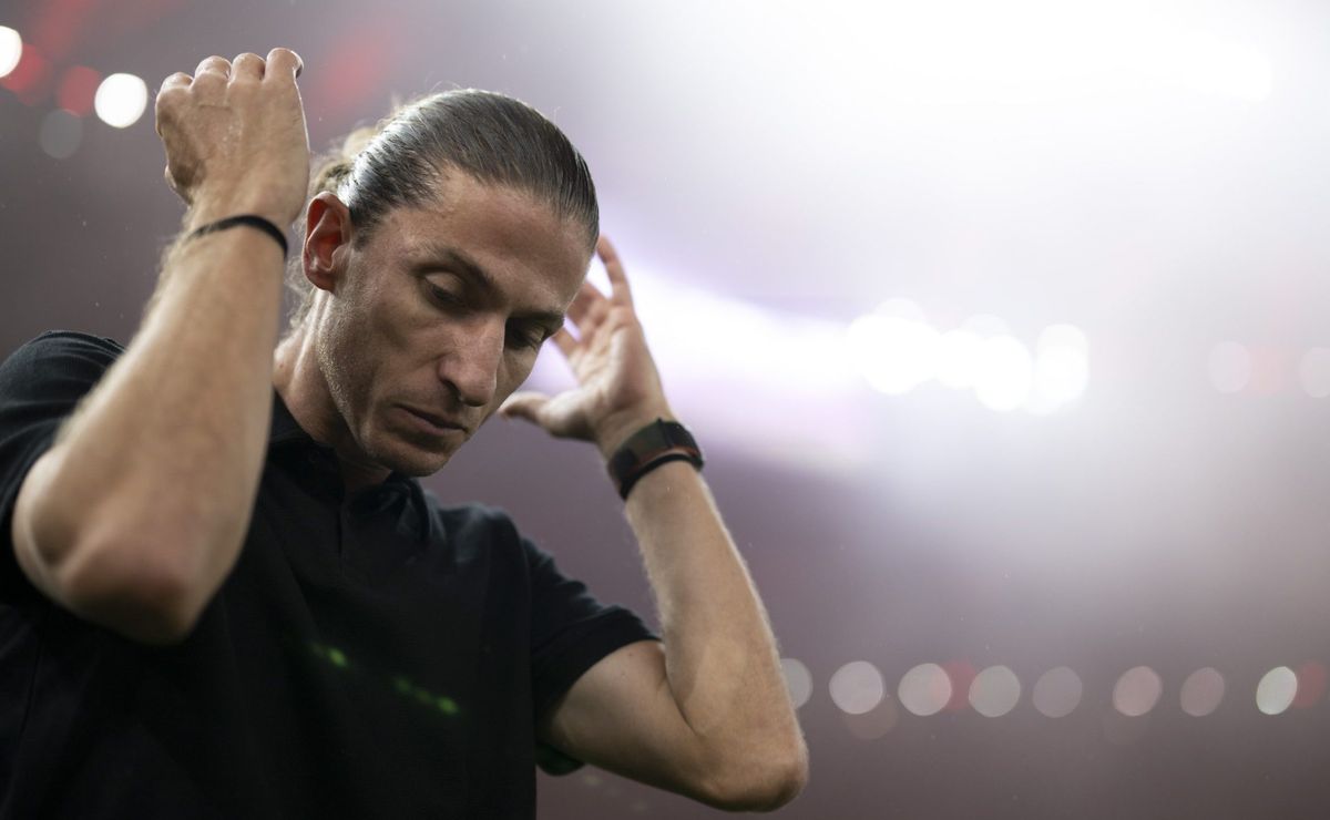 rogério contratado pelo flamengo para 2025 para 1º reforço de filipe luís tem resolução