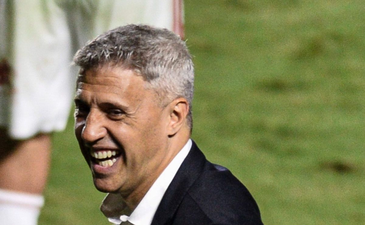 crespo no grêmio não está avançado e técnico define condição para voltar ao brasil