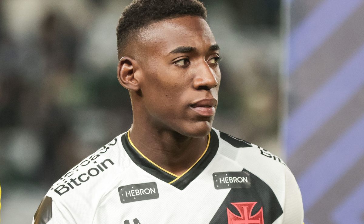 santos fez contatos e tentou assinar com léo pelé, do vasco, na última janela de transferências