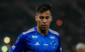 kaio jorge revela bastidores do cruzeiro e nega polêmica com fernando diniz: “clima super agradável”