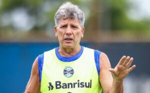 renato portaluppi dá o aval e grêmio afasta lateral esquerdo após se irritar em negociação