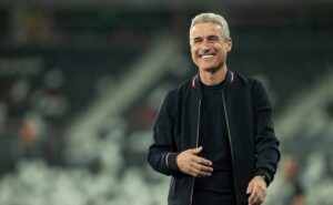luís castro tem situação indefinida e faz diretoria do grêmio recuar em tratativas