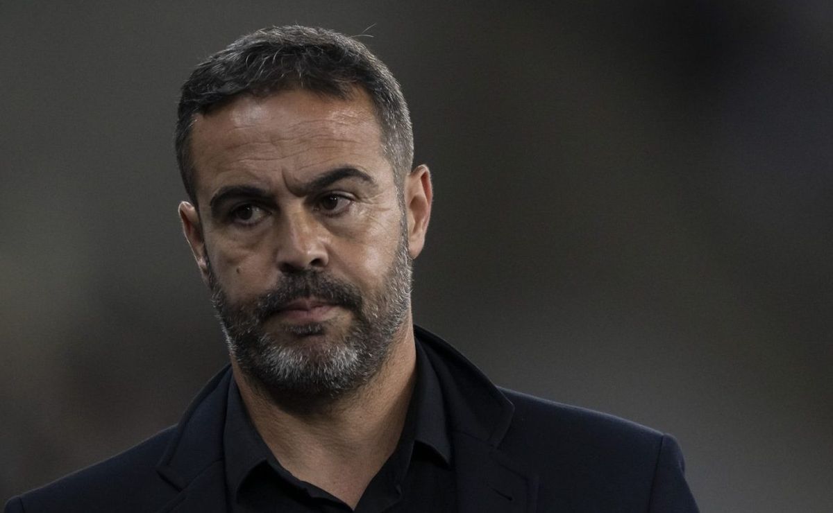 artur jorge vê botafogo prejudicado por data fifa e dispara contra calendário: “É um absurdo…”