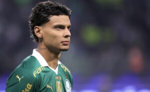 palmeiras aceita vender richard ríos por r$ 219 milhões ao manchester united se proposta chegar