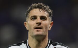 vegetti fica chateado com o vasco e manda empresário não procurar o clube sobre renovação