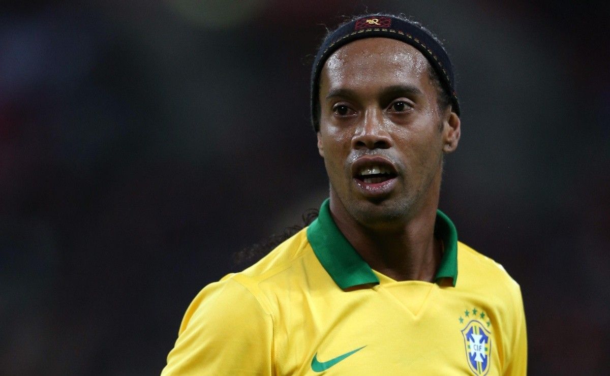 com ronaldinho gaúcho e + 4 brasileiros, rádio inglesa divulga lista dos 25 melhores jogadores do século