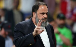 evangelos marinakis está perto de concretizar compra do vasco e quer edu gaspar em cargo importante