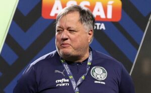 anderson barros entra na disputa com são paulo pela contratação do lateral rogério, do wolfsburg