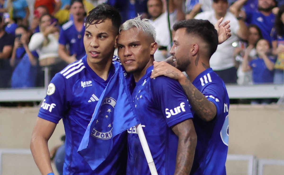 cruzeiro busca acabar com jejum de quase três décadas em torneios continentais