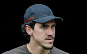 pedro evolui bem com tratamento de lesão e volta ao flamengo fica mais próxima