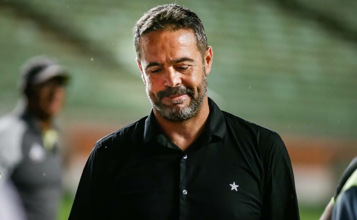 artur jorge, técnico do botafogo, desabafa sobre reta final da temporada: "os erros de arbitragem..."