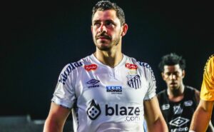 após giuliano, santos pode perder mais um titular com a saída de joão schmidt 