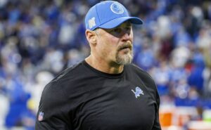 dan campbell e jared goff ganham reforço na defesa de ex campeão do super bowl