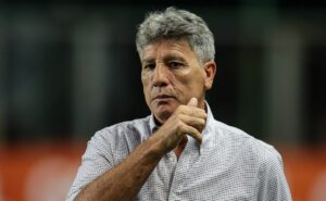 renato gaúcho ganha força no santos após grêmio se aproximar de hernán crespo